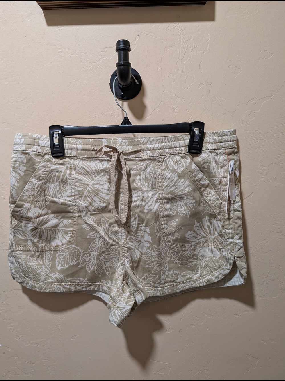 NWT UNIONBAY Beige Tropical Floral TAN/White Pull on Drawstring Shorts XL